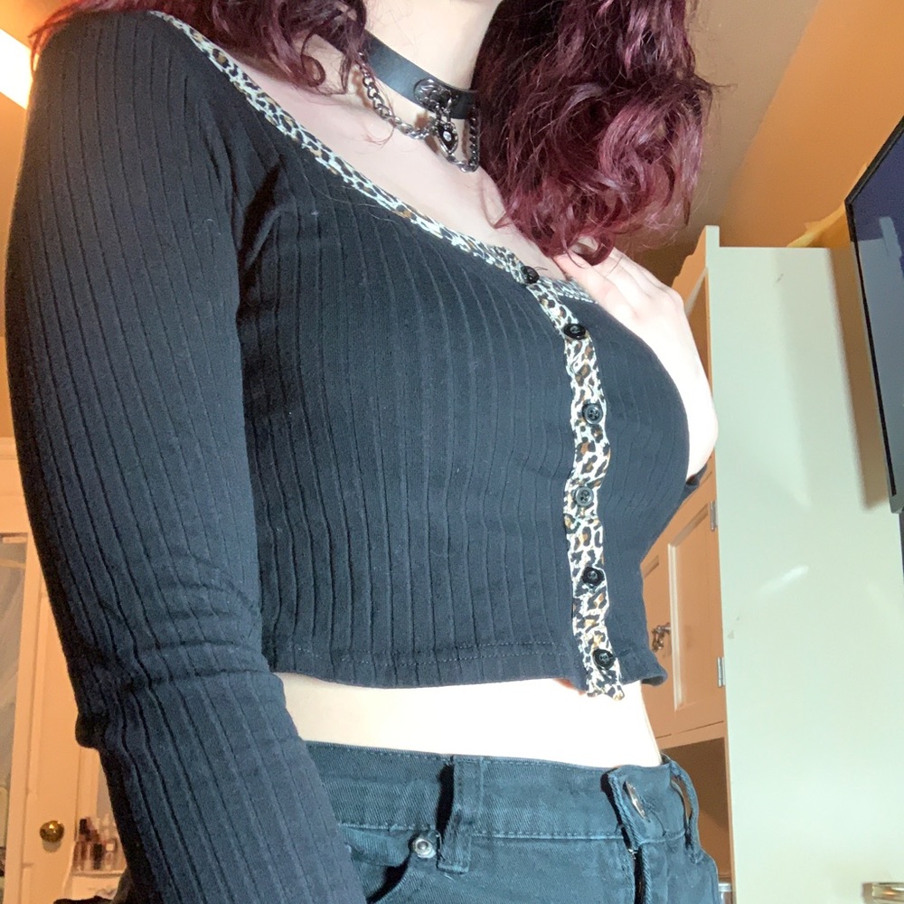 long sleeved button up leopard print crop top 🐆